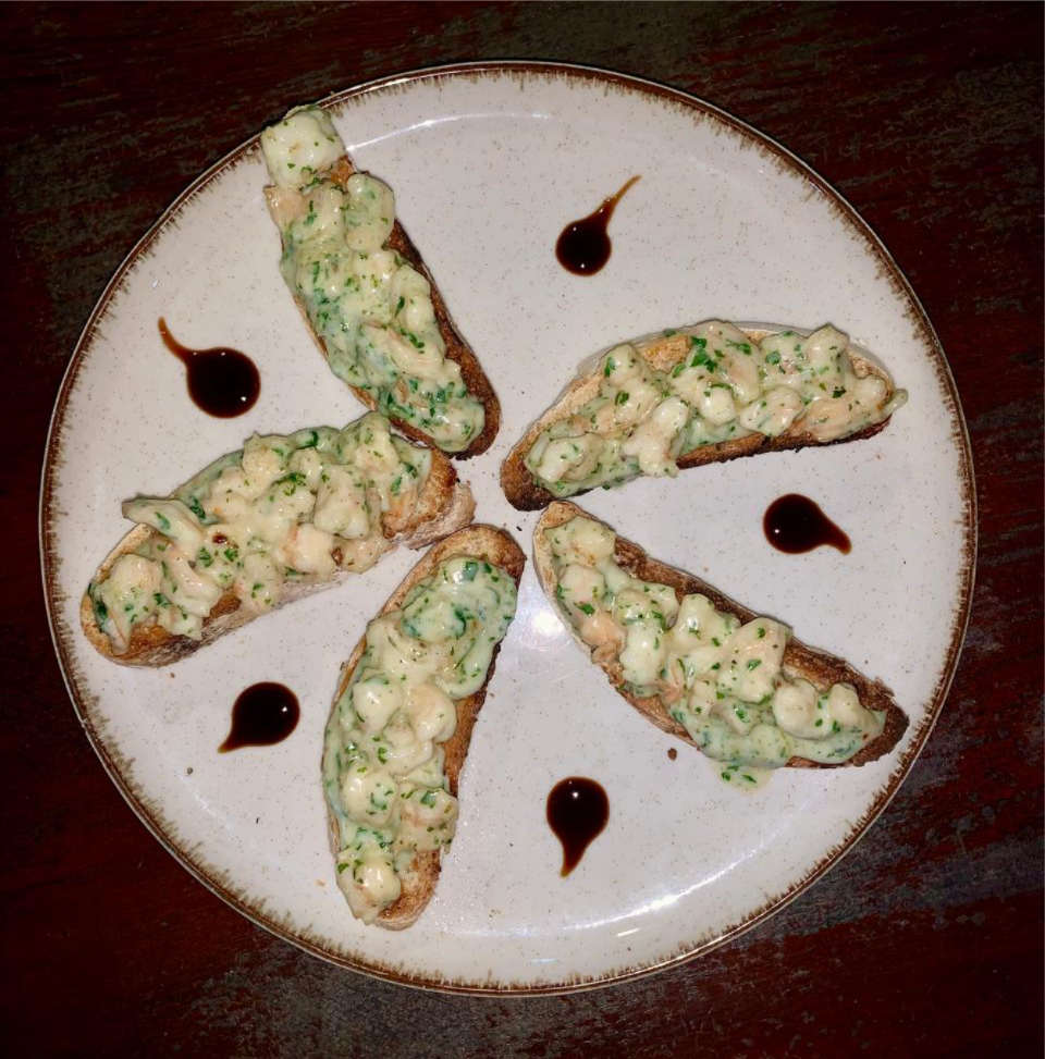 Brusketta de camarão