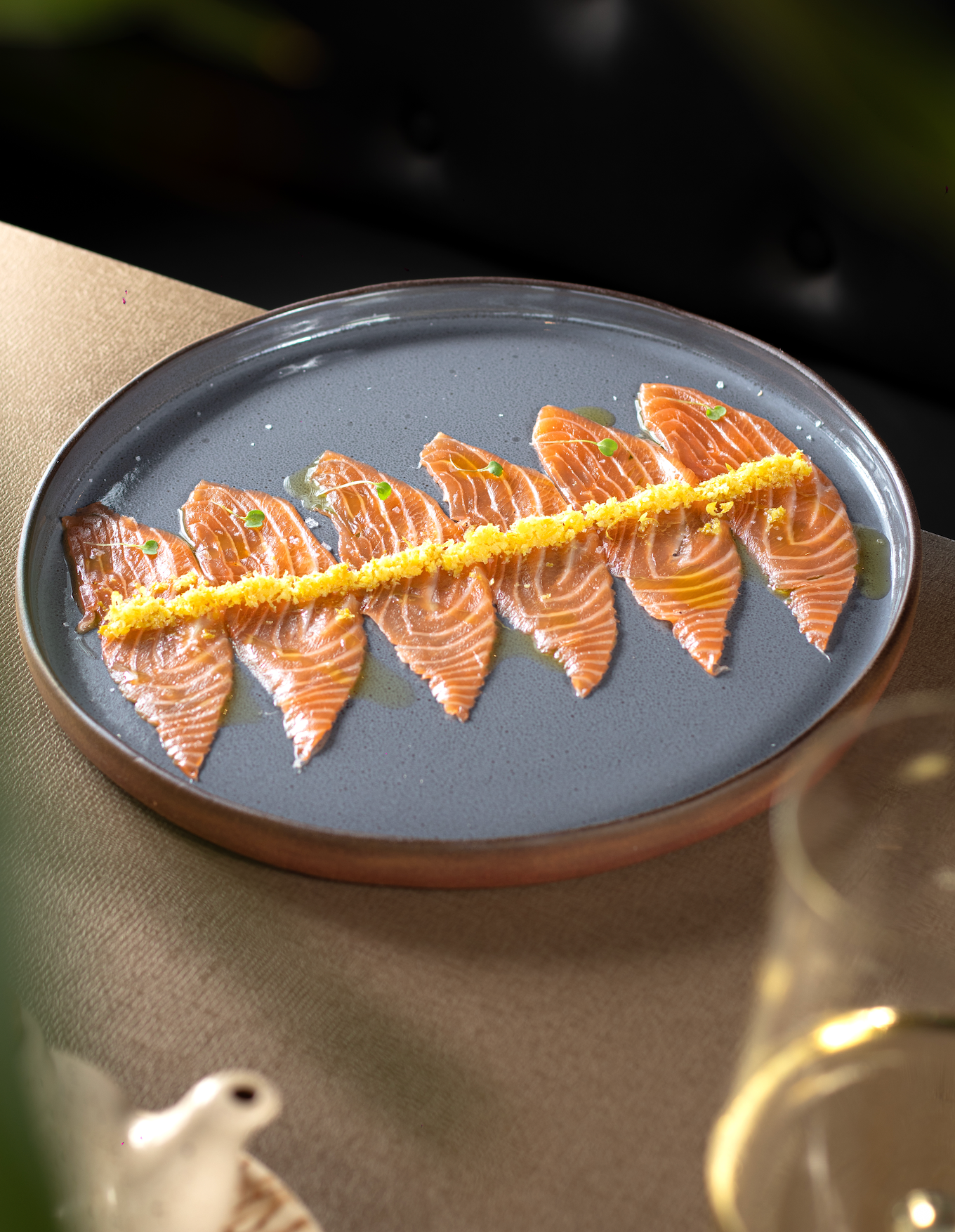 CARPACCIO DE SALMÃO TRUFADO
