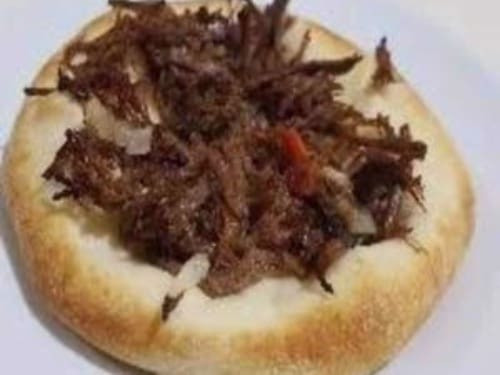 Esfiha de Carne Seca c/ Queijo