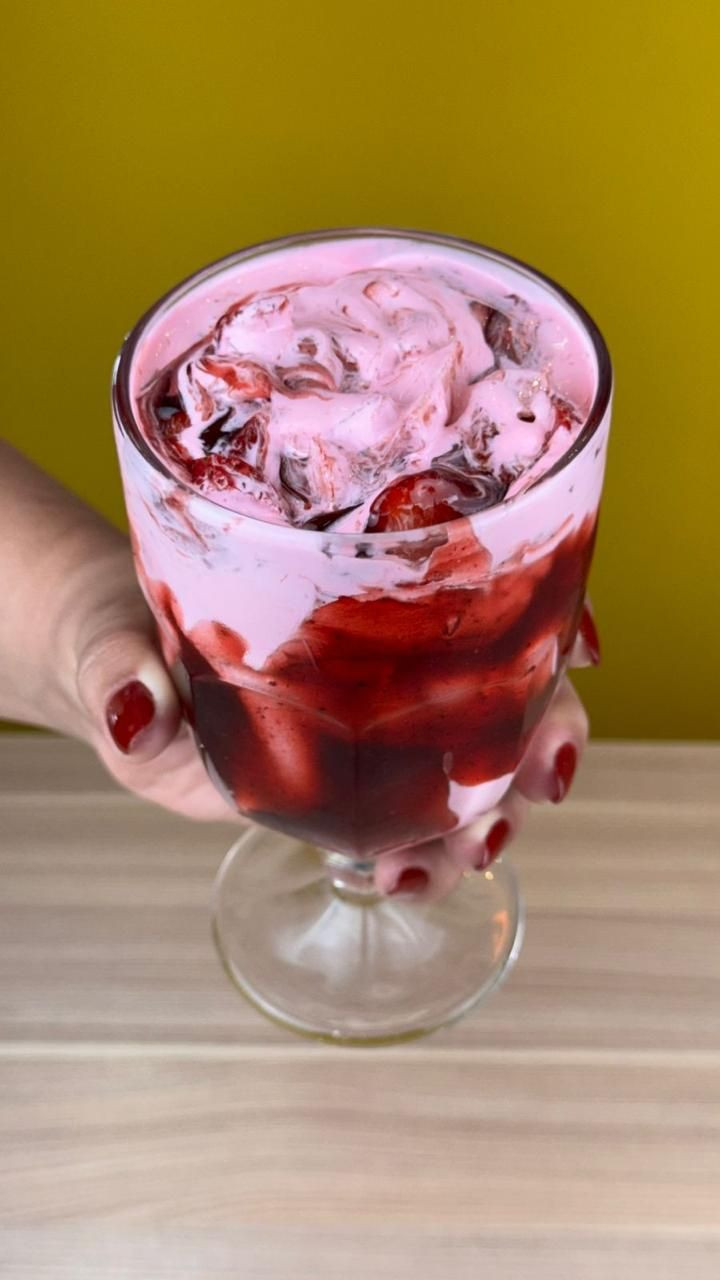 MILK SHAKE GOURMET DE MORANGO