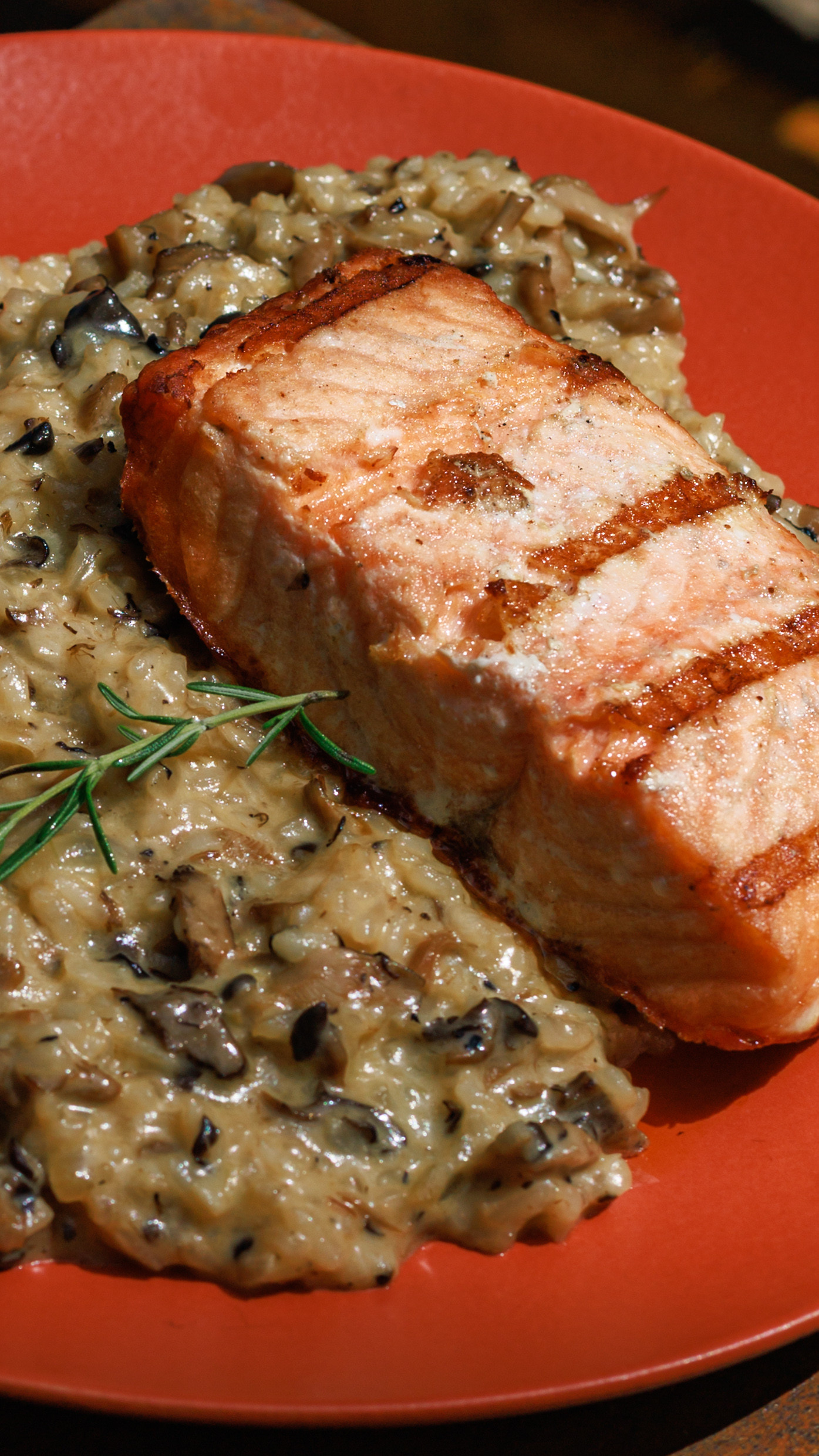 SALMÃO COM RISOTO DE COGUMELO