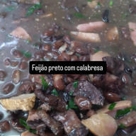 Feijão Preto com Calabresa e Bacon