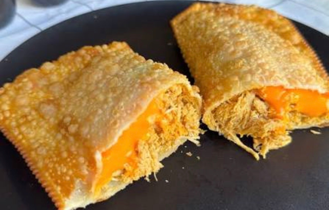 PASTEL  FRANGO COM CHEDDAR