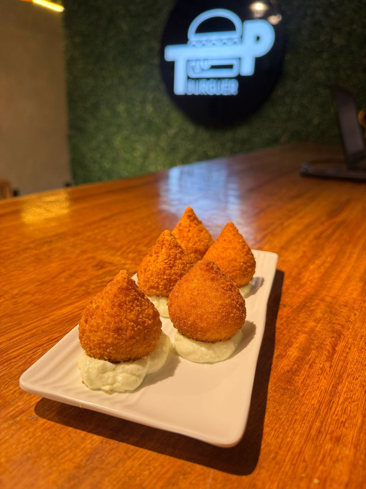 Coxinha De Frango com requeijão cremoso ( NOVIDADE )