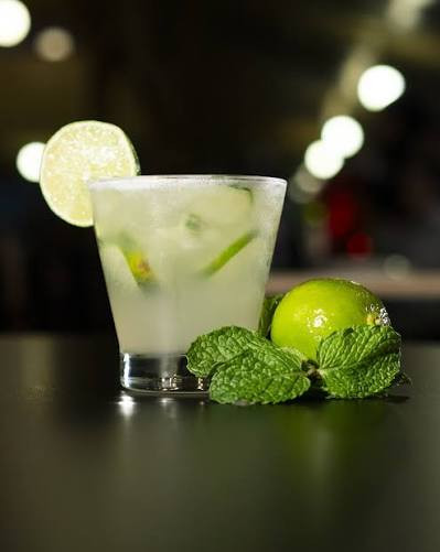 CAIPIRINHA LIMAO