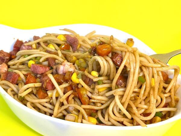 Macarrão c/ Bacon e Calabresa P