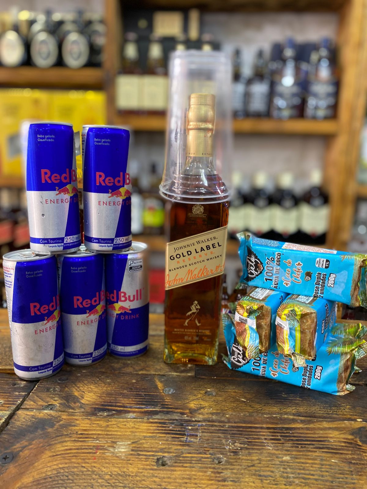 Combo Gold Label 750ML+5 Red Bull+5 Sache