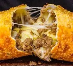 PASTEL CARNE COM QUEIJO