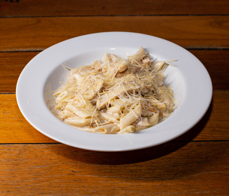 Penne com Isca de Frango