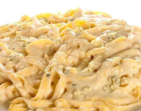Penne ao Molho 4 Queijos 