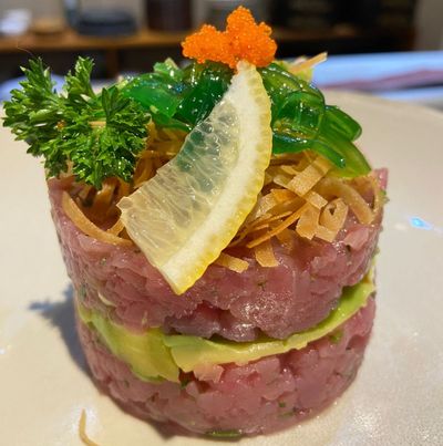 TARTAR PEIXE CRU IZKYA