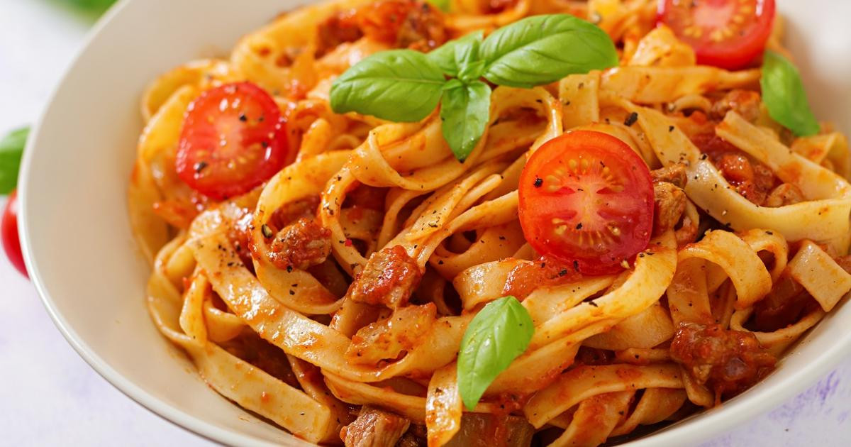 FETTUCCINE AO SUGO