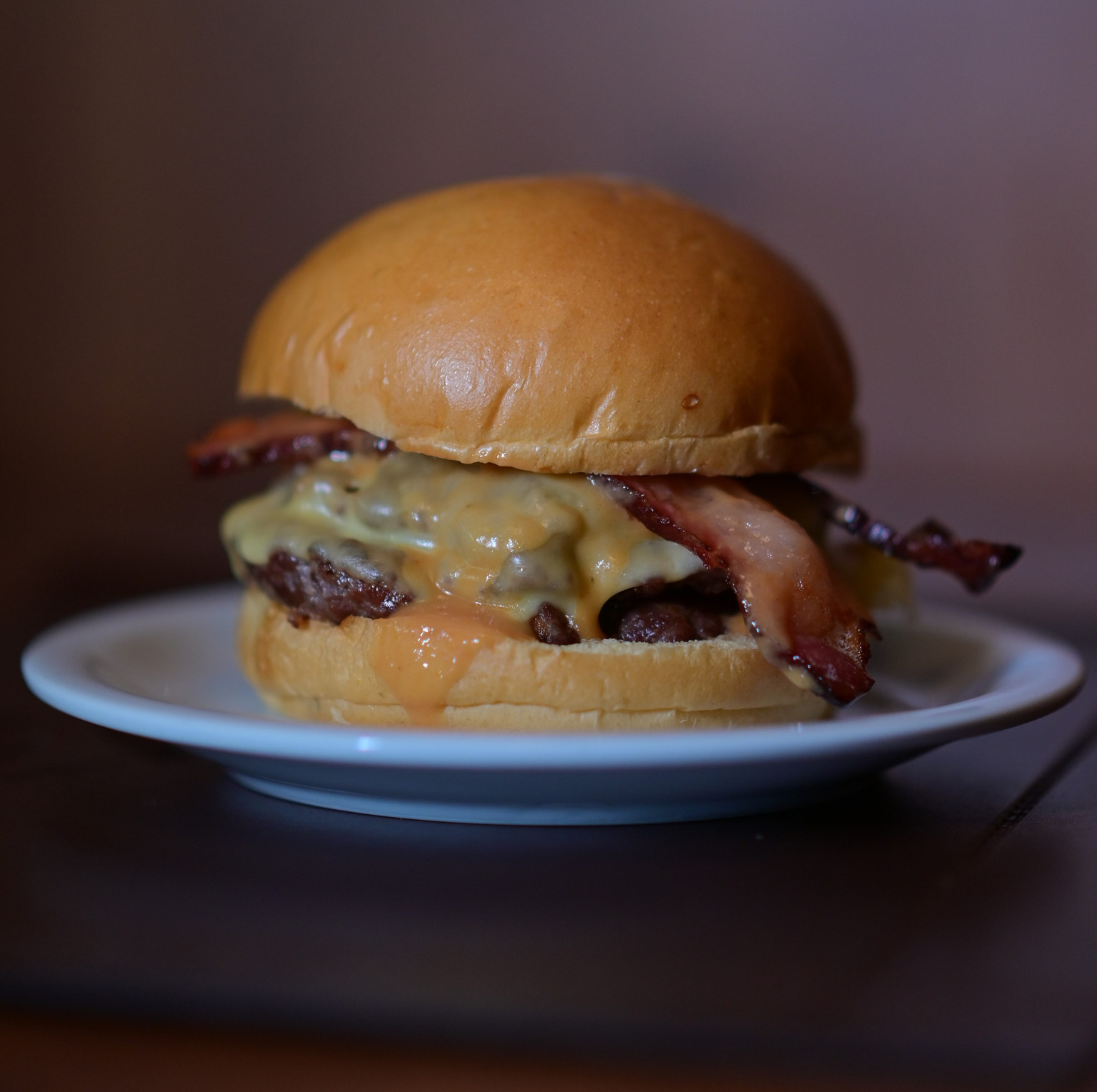 BURGUER BACON + REFRIGERANTE 269ML GRÁTIS
