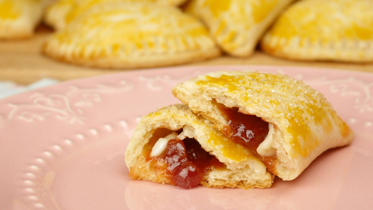 PASTEL DE QUEIJO E GOIABADA