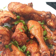 FRANGO FRITO COM MACARRONESE 