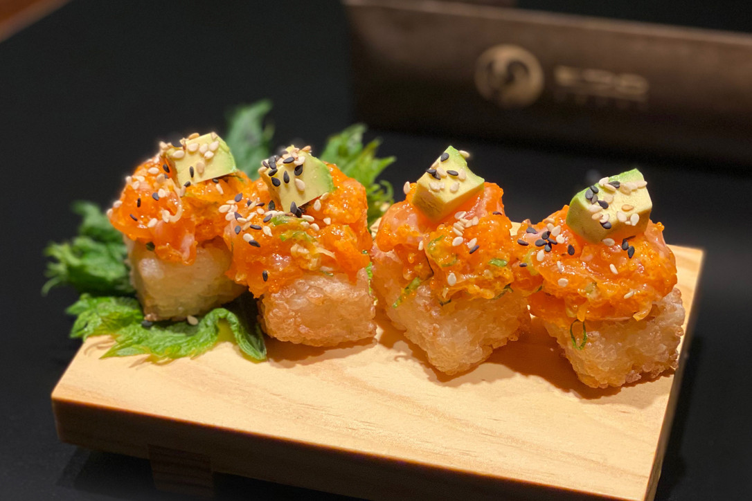 Crispy Spicy Salmon • 4 unidades