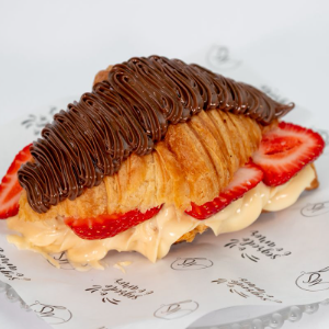 CROISSANT NINHO NUTELLA E MORANGOS