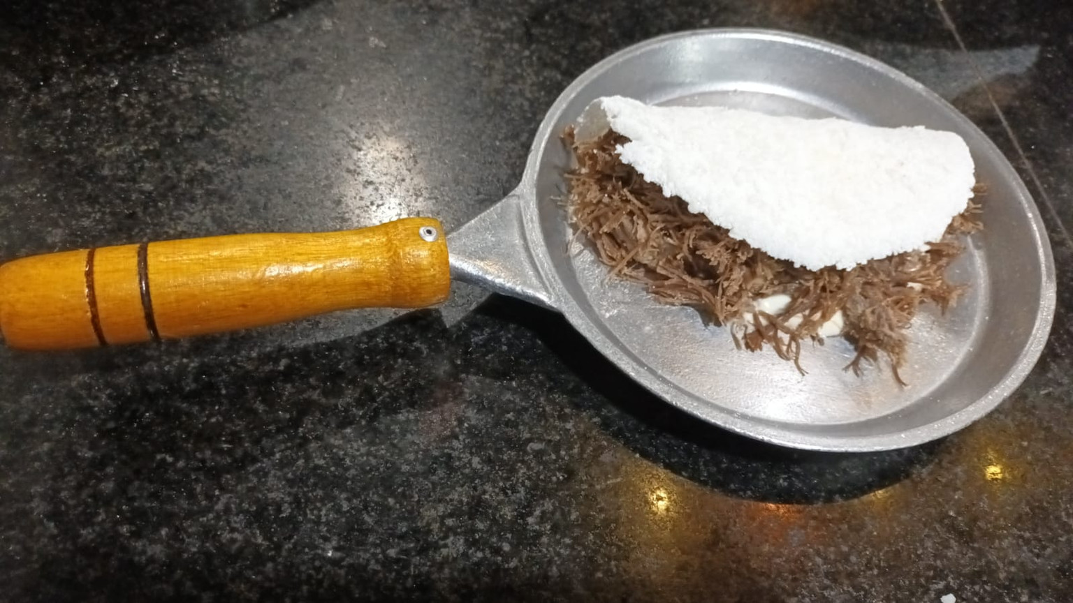 TAPIOCA COM CARNE DE SOL