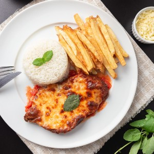 PARMEGIANA DE FRANGO
