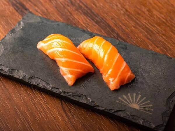 8 peças Niguiri salmão