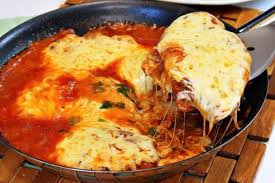 PARMEGIANA DE FRANGO INTEIRA 