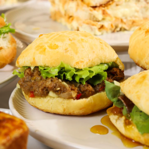 PÃO DE QUEIJO CARNE DE PANELA