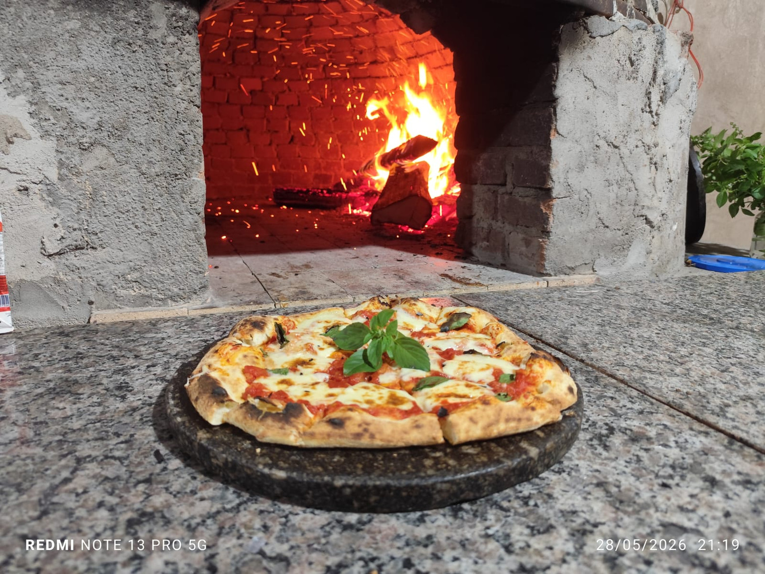 PIZZA MÉDIA