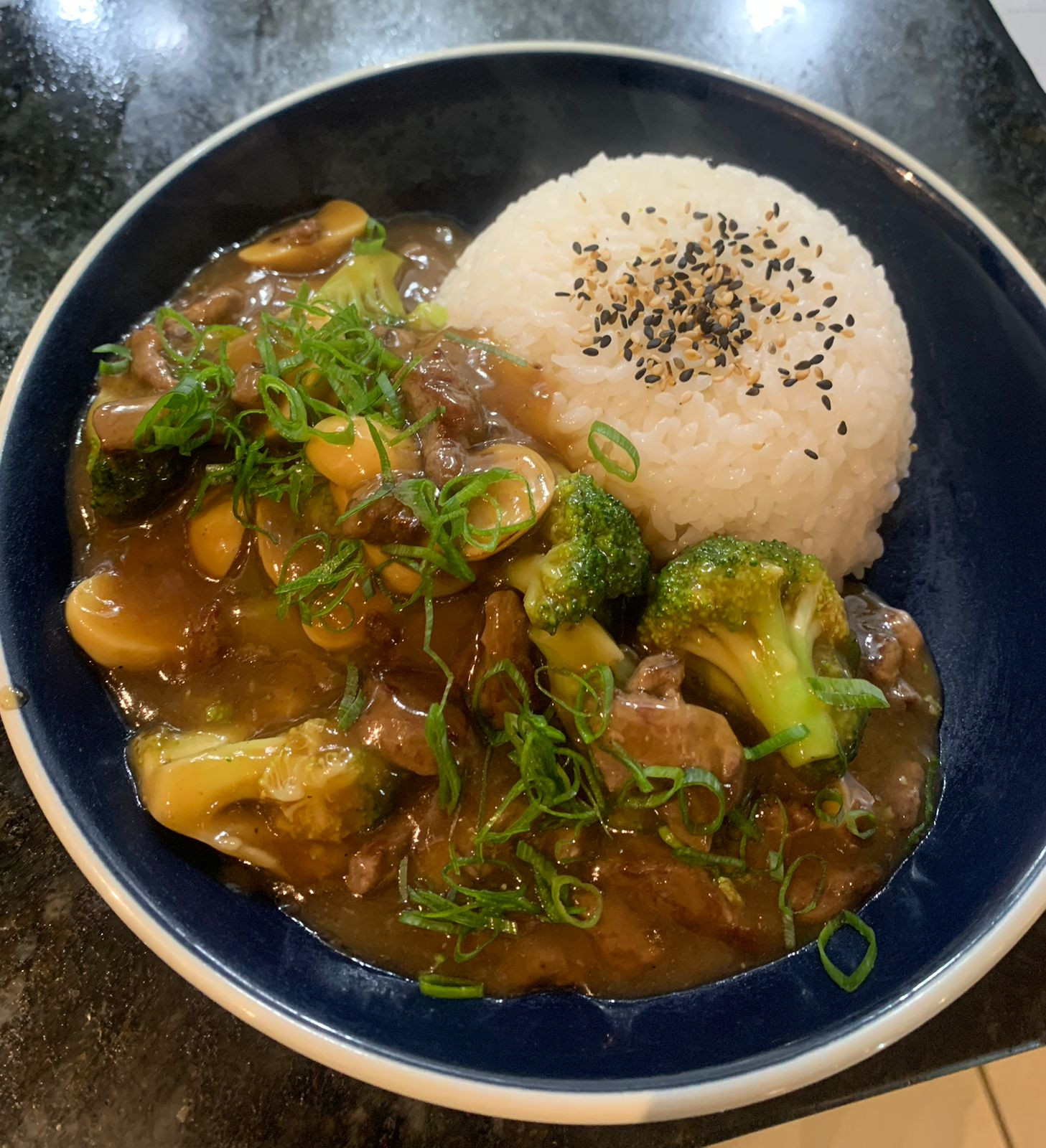 CARNE COM BROCOLIS WOKBAR