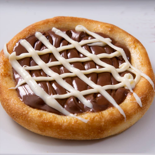 Esfiha de ninho com nutella