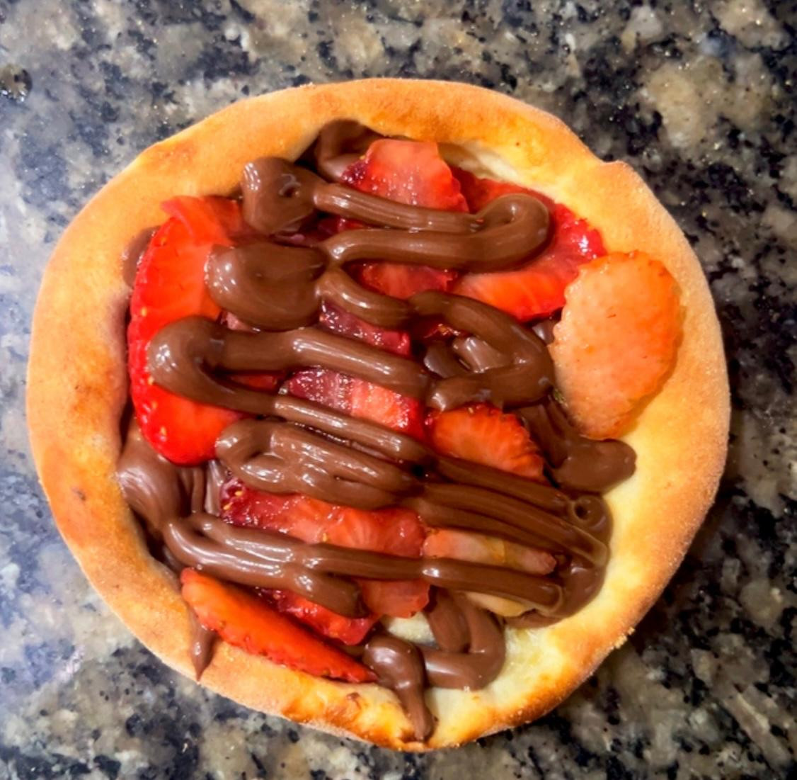 ESFIHA DE NUTELLA C/ MORANGO