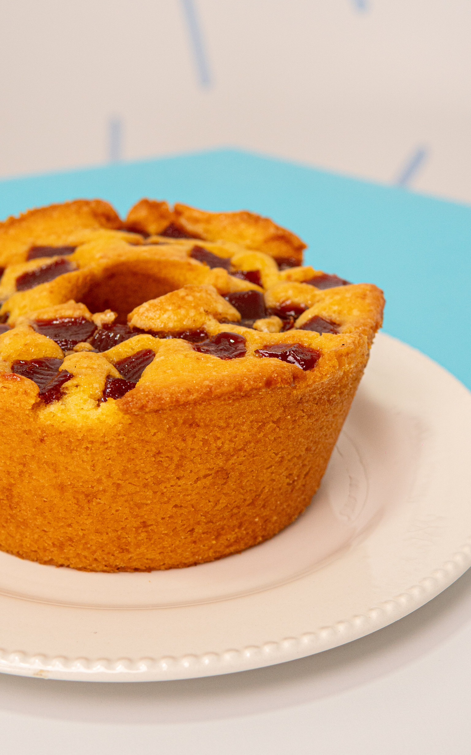 FUBÁ COM PEDAÇOS DE GOIABADA 