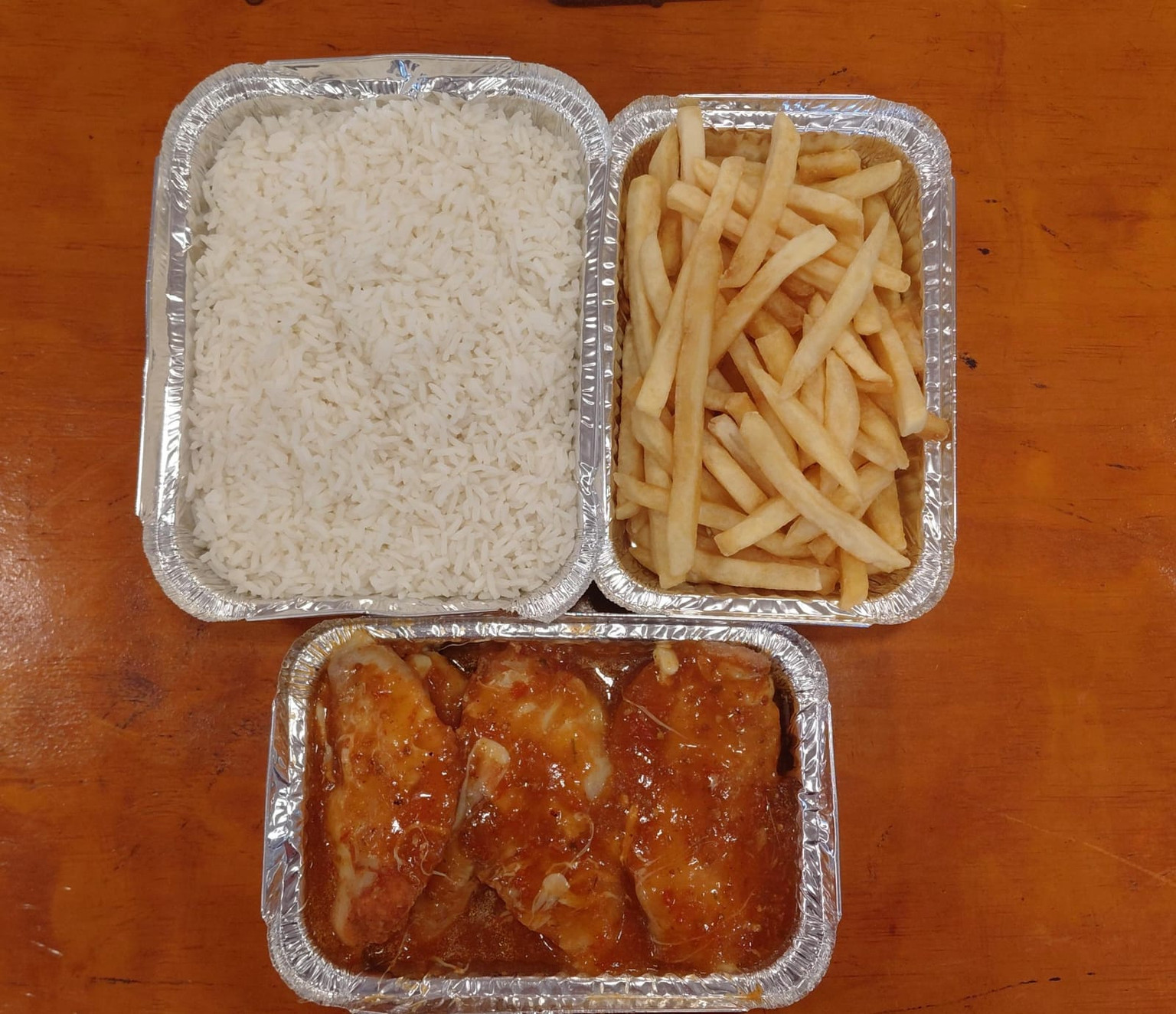 Parmegiana, Arroz e Batata Frita (Serve Bem 3 Pessoas)