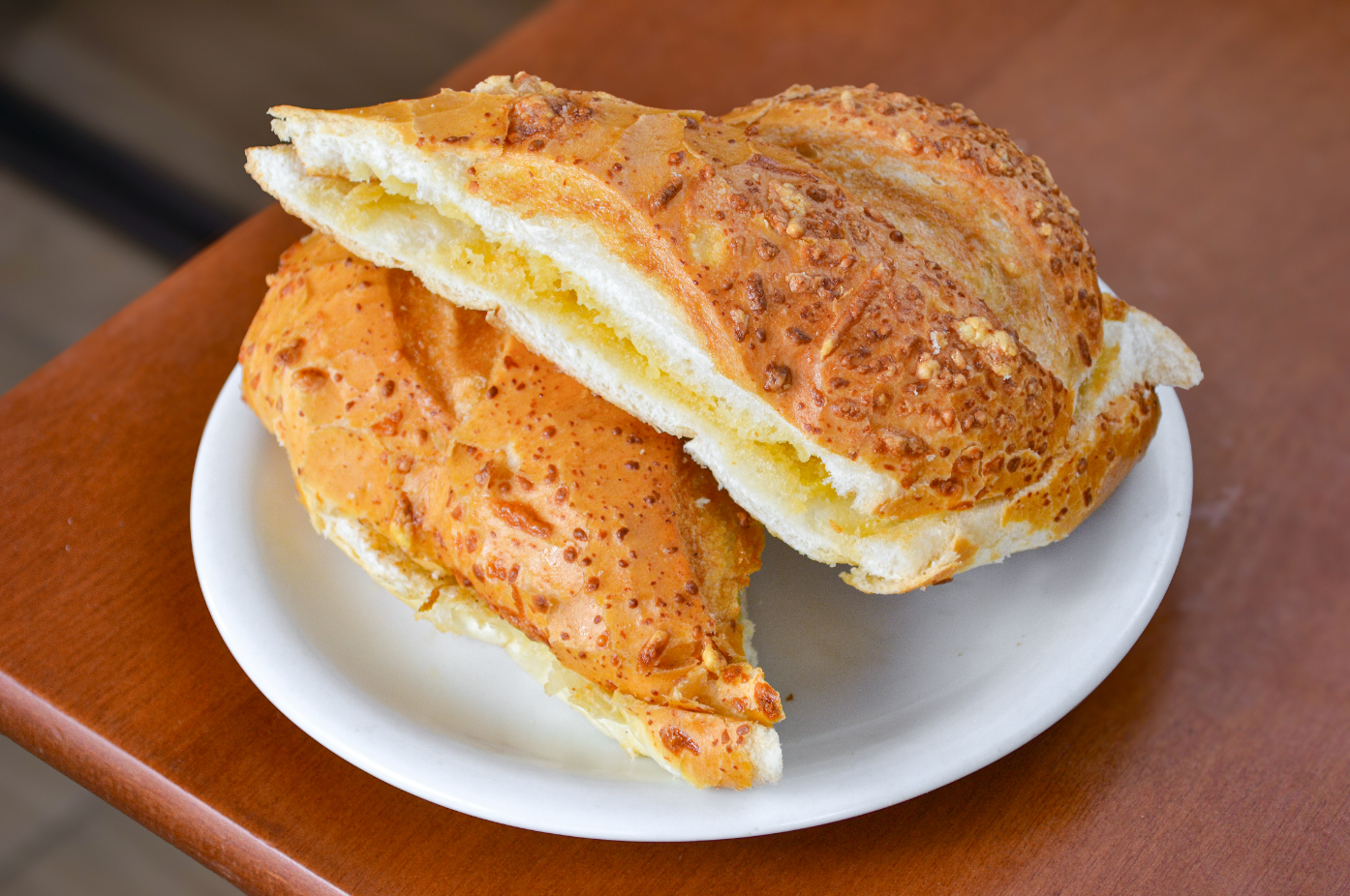 BAGUETE COM MANTEIGA