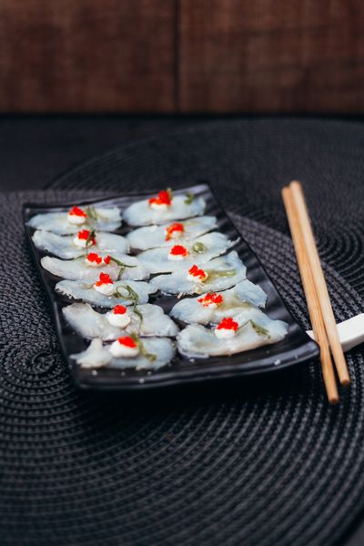 CARPACCIO TRUFADO PEIXE BRANCO