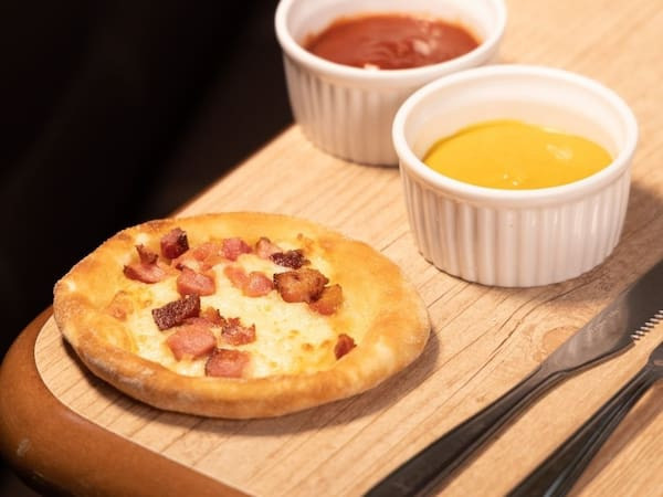 Esfiha de Bacon com catupiry