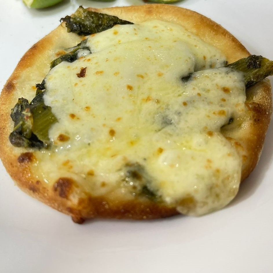 ESFIHA ESCAROLA COM MUSSARELA