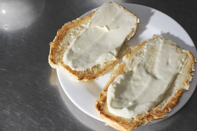 Pão na chapa saída requeijão