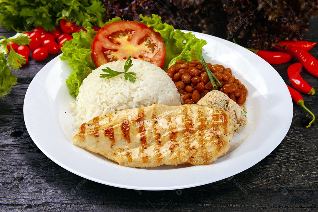 FILE DE FRANGO GRELHADO (FILE DE FRANGO,  ARROZ, SALADA E FRITAS)