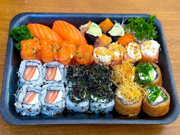 Combo sushi 24 peças .