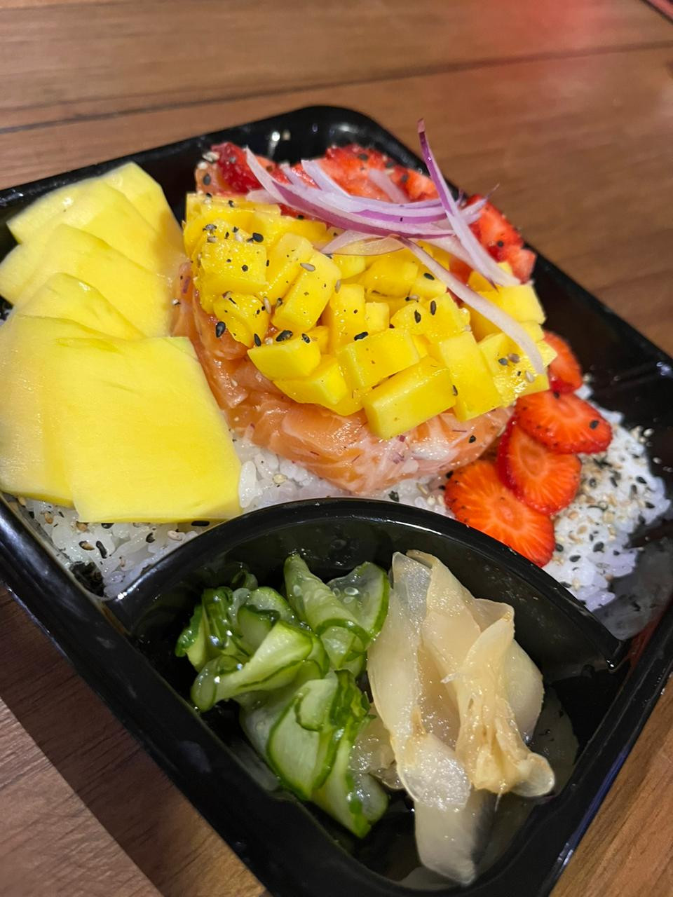 SALADA TROPICAL
