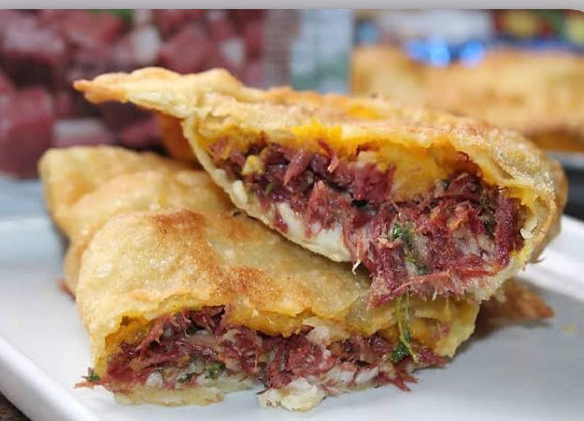 PASTEL CARNE SECA E CATUPIRY