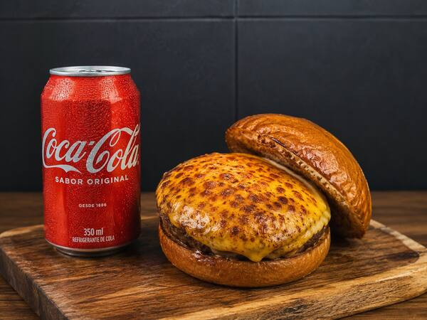 Brasa Cheese Burger + Coca Lata