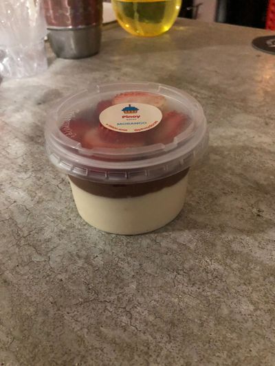 POTE DE CHOCOLATE COM MORANGOS 
