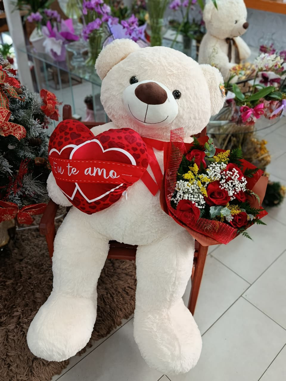 URSO GIGANTE COM CORAÇÃO