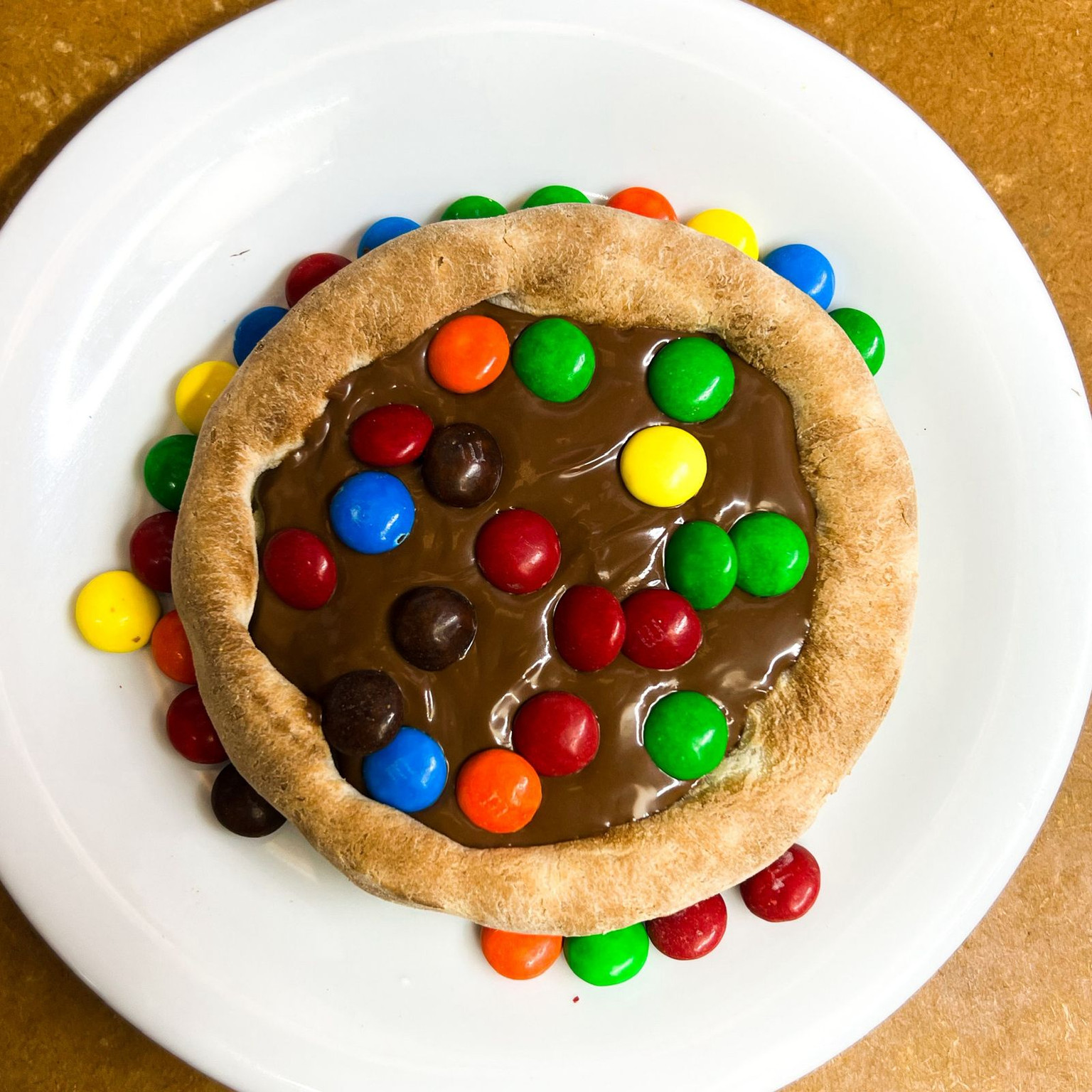 ESFIHA DOCE - CHOCOLATE C/ M&M´S