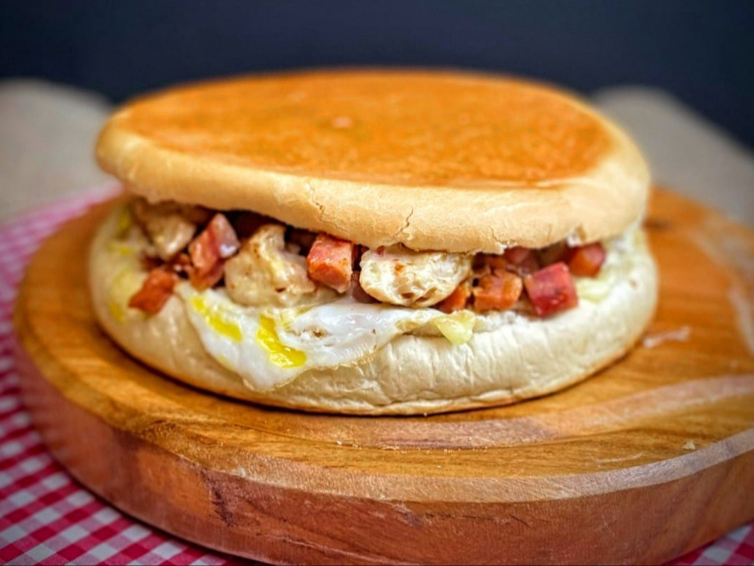 X - FRANGO COM BACON 