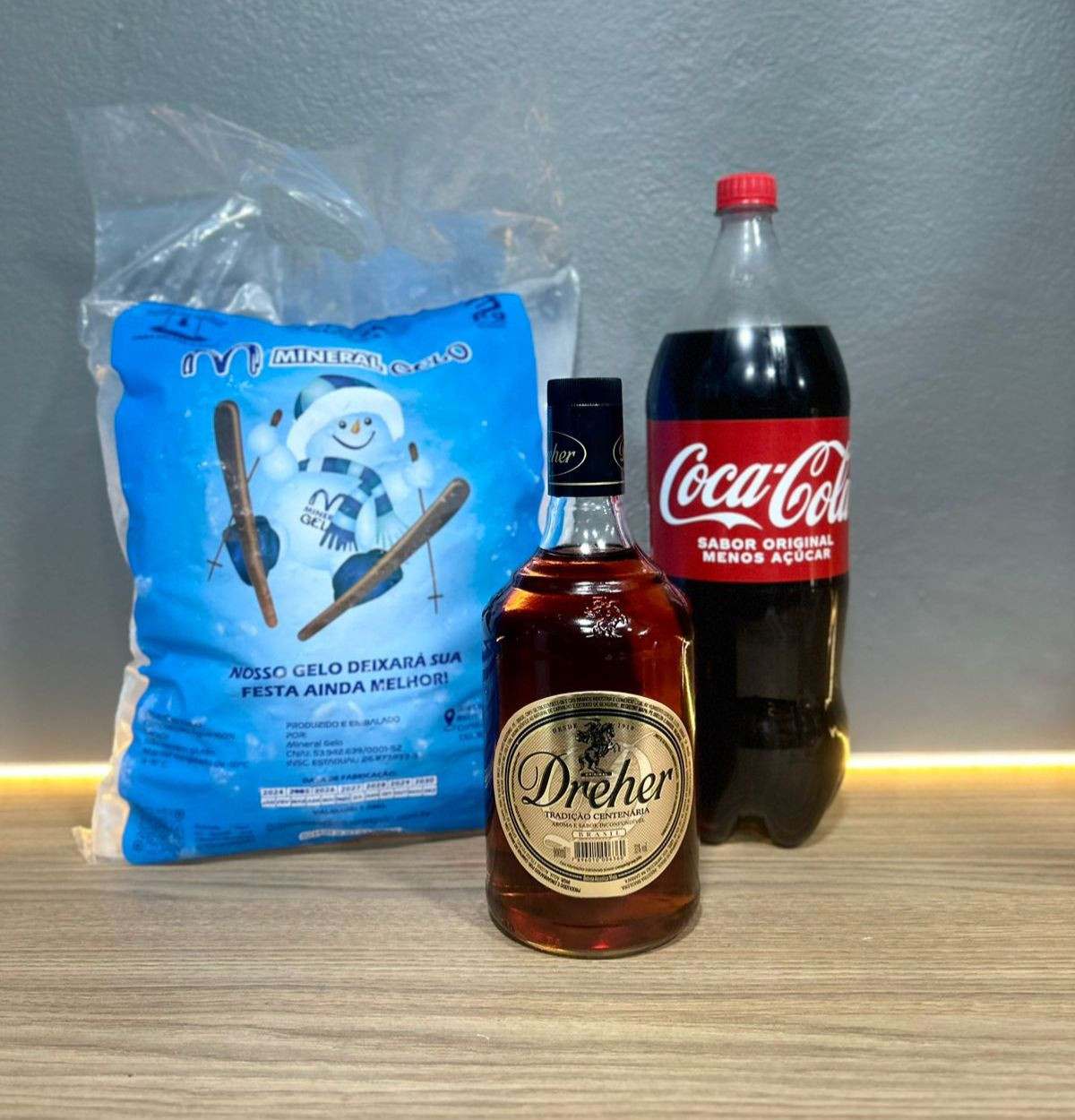 Dreher 900ml+ Coca 2L+ Gelo 3kg
