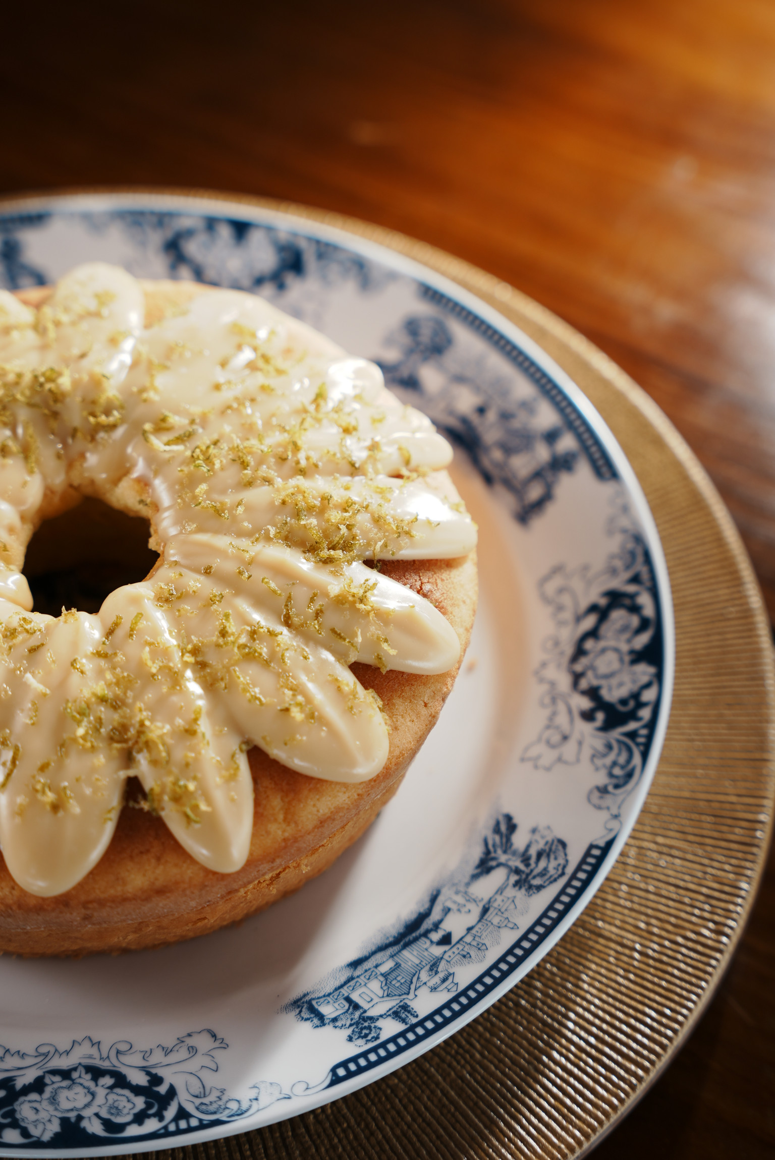 Bolo de limão com cobertura (PEQUENO)