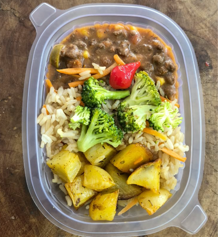 STROGONOF VEGANO C/ ARROZ INTEGRAL 220 GRAMAS Congelado.