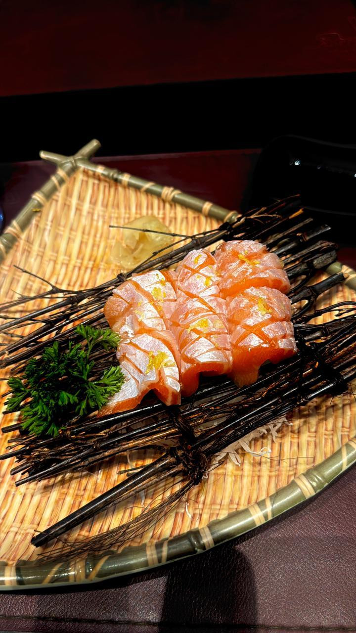 SASHIMI DE TORO (04 FATIAS)